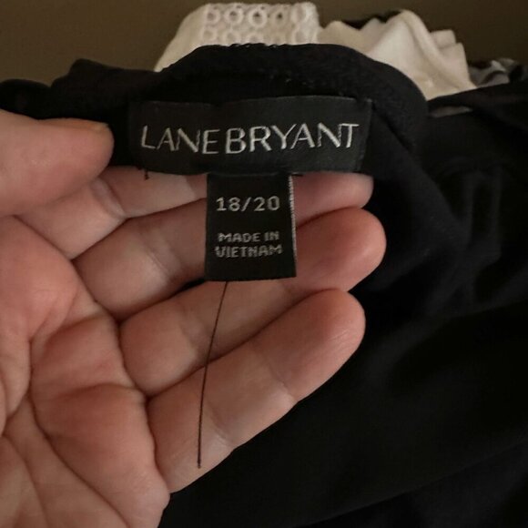 Lane Bryant Womens Top Size 18 20 Short Sleeve Black Ruffle Accent Never Worn - Picture 4 of 4